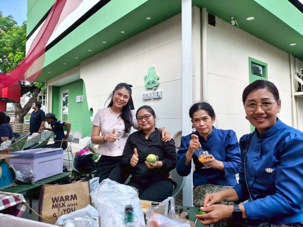 LINE_ALBUM_งานมะม่วงวันที่ 30 เมษายน_260501_5