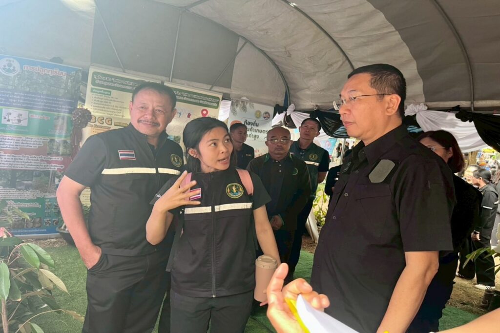 LINE_ALBUM_อธส.ร่วม รมว._251119_1